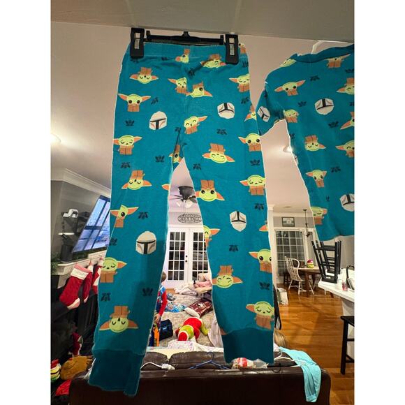 Star Wars The Mandalorian Grogu Pajama Set – Size 5T - Picture 8 of 9